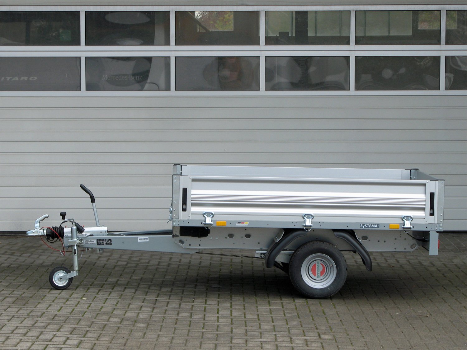 STEMA Pritschenhochlader SH O2 10-21-13.1 – Alu-Bordwand – Ladefläche 210 × 128 cm – 1000 kg – Einachser – Ansicht 2