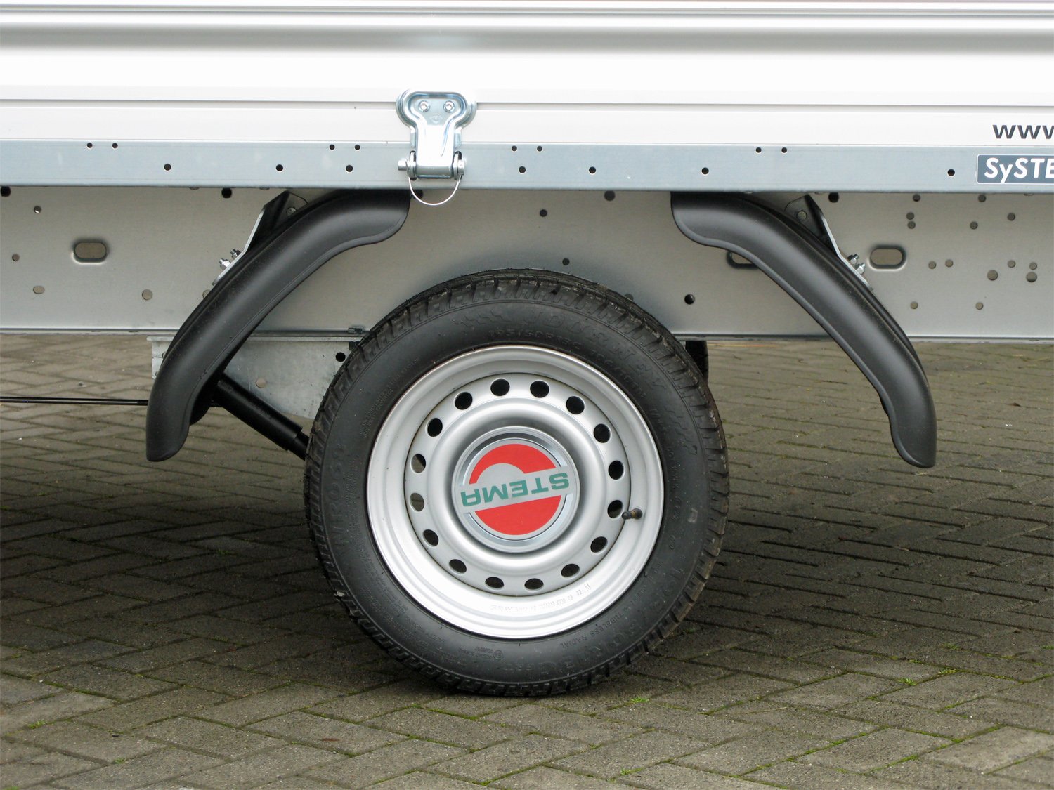 STEMA Pritschenhochlader SH O2 13-25-15.1 – Alu-Bordwand 100km/h – Ladefläche 251 × 153 cm – 1300 kg – Einachser – Ansicht 4