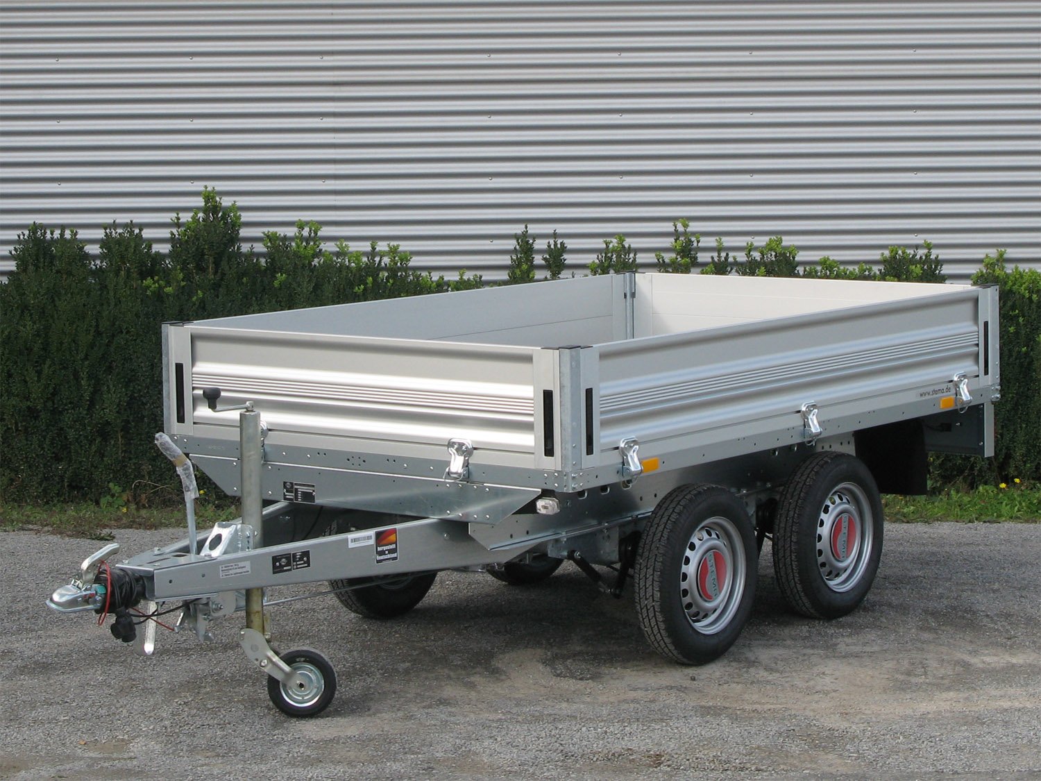 STEMA Pritschenhochlader SH O2 15-25-15.2 – 100km/h Alu-Bordwand – Ladefläche 251 × 153 cm – 1500 kg – Tandemachser – Ansicht 1