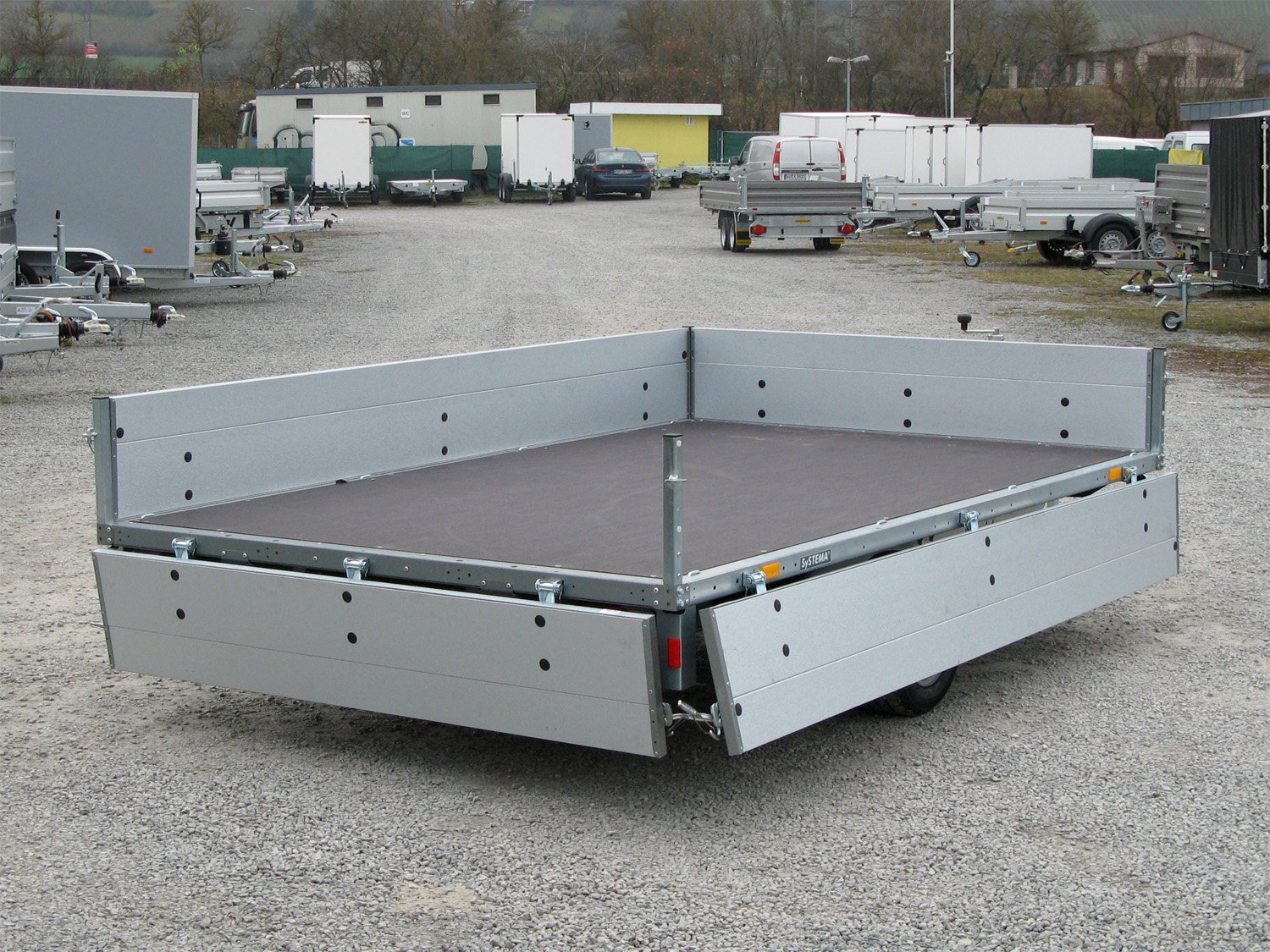 STEMA Pritschenhochlader SH O2 15-30-18.1 – niedriges Fahrwerk 100km/h – Ladefläche 301 × 183 cm – 1500 kg – Einachser – Ansicht 3