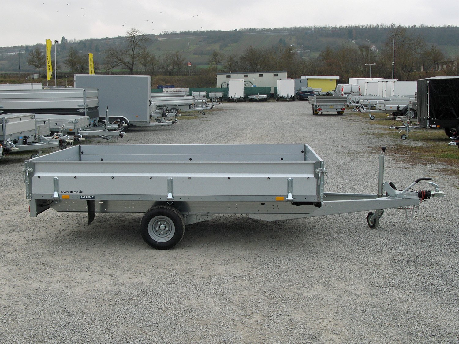 STEMA Pritschenhochlader SH O2 15-30-18.1 – niedriges Fahrwerk 100km/h – Ladefläche 301 × 183 cm – 1500 kg – Einachser – Ansicht 5