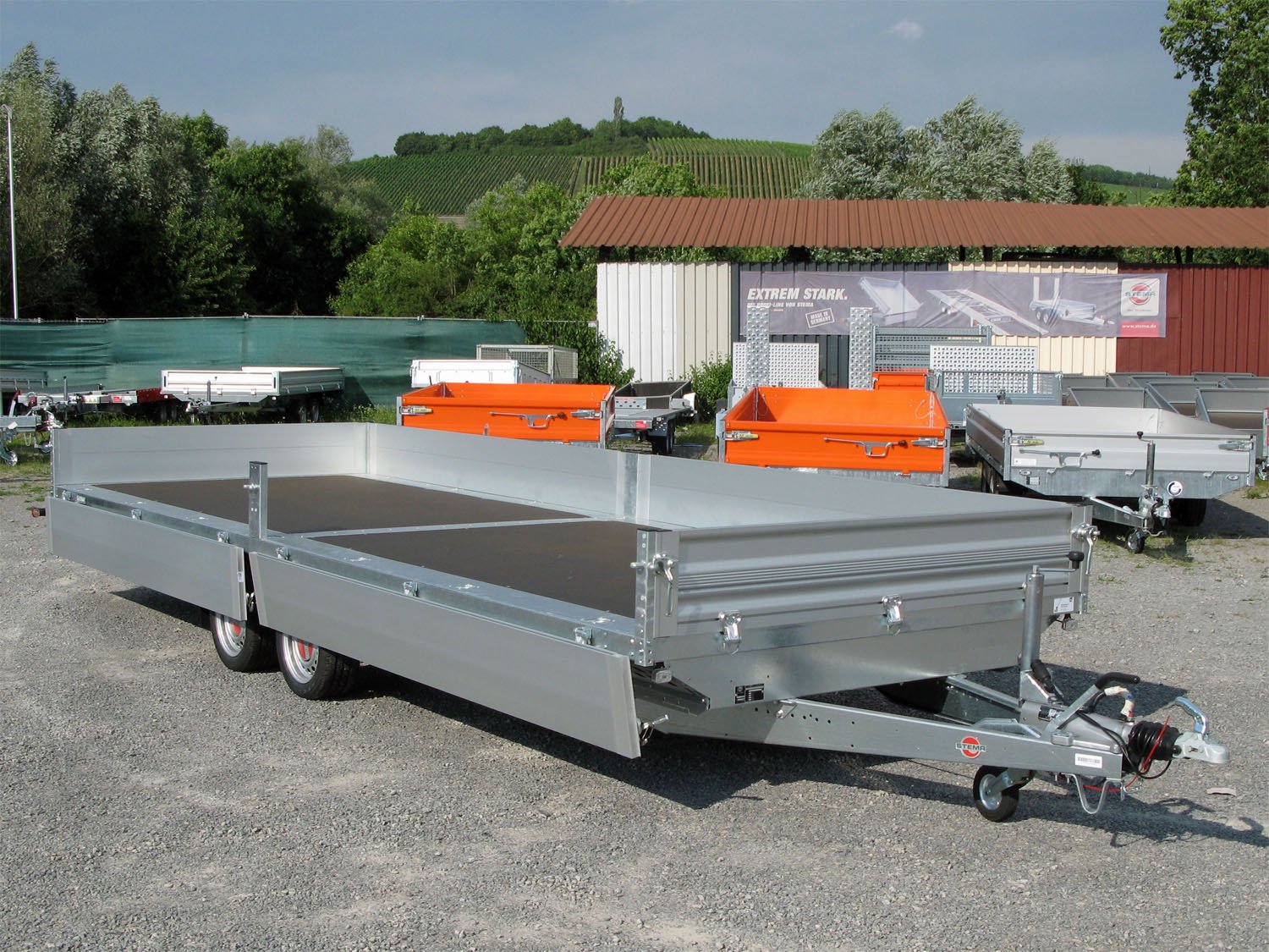 STEMA Pritschenhochlader SH O2 35-62-22.2 – 100 km/h und Alu-Bordwand – Ladefläche 610 × 214 cm – 3500 kg – Tandemachser – Ansicht 2