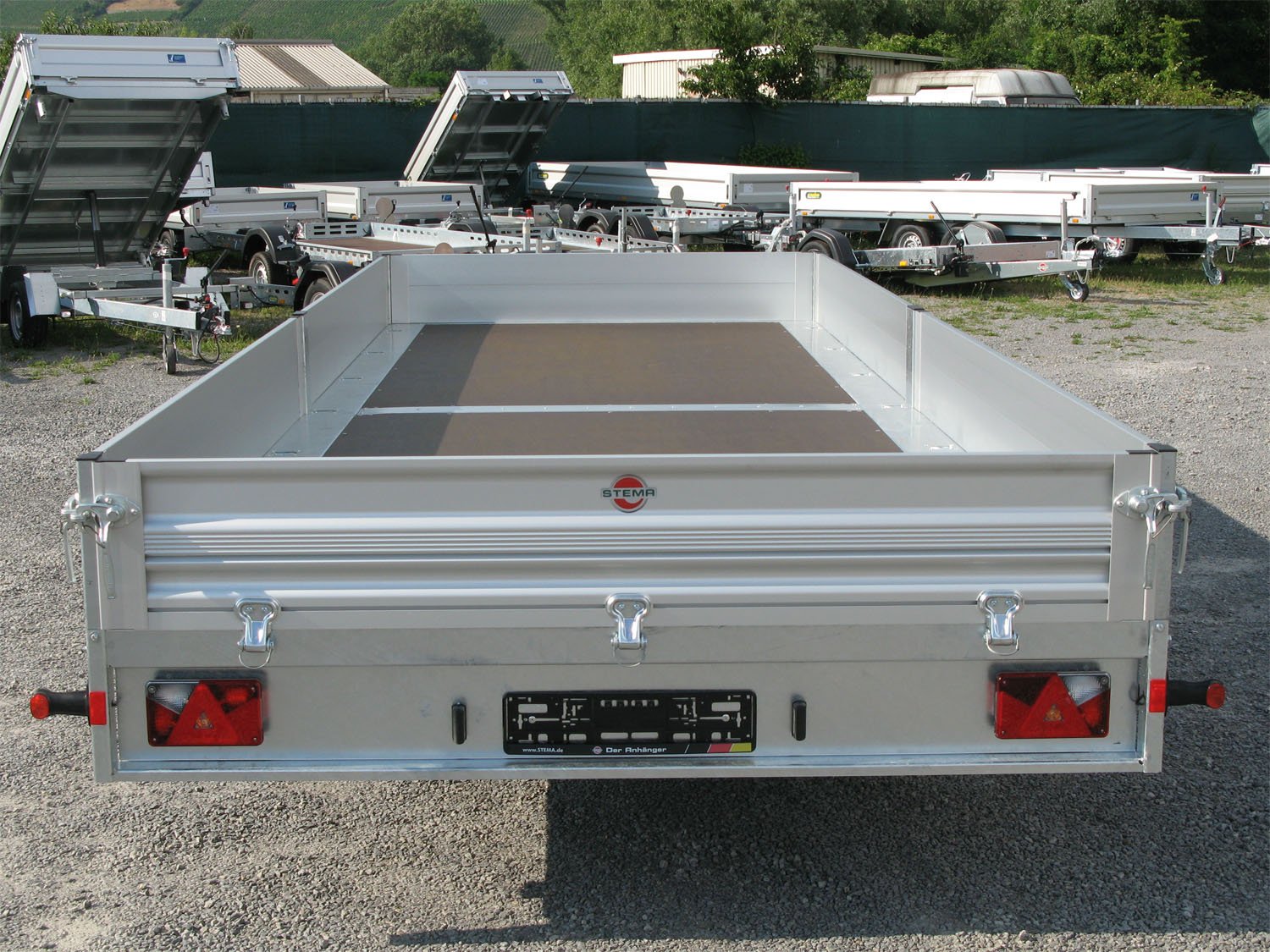 STEMA Pritschenhochlader SH O2 35-62-22.2 – 100 km/h und Alu-Bordwand – Ladefläche 610 × 214 cm – 3500 kg – Tandemachser – Ansicht 5