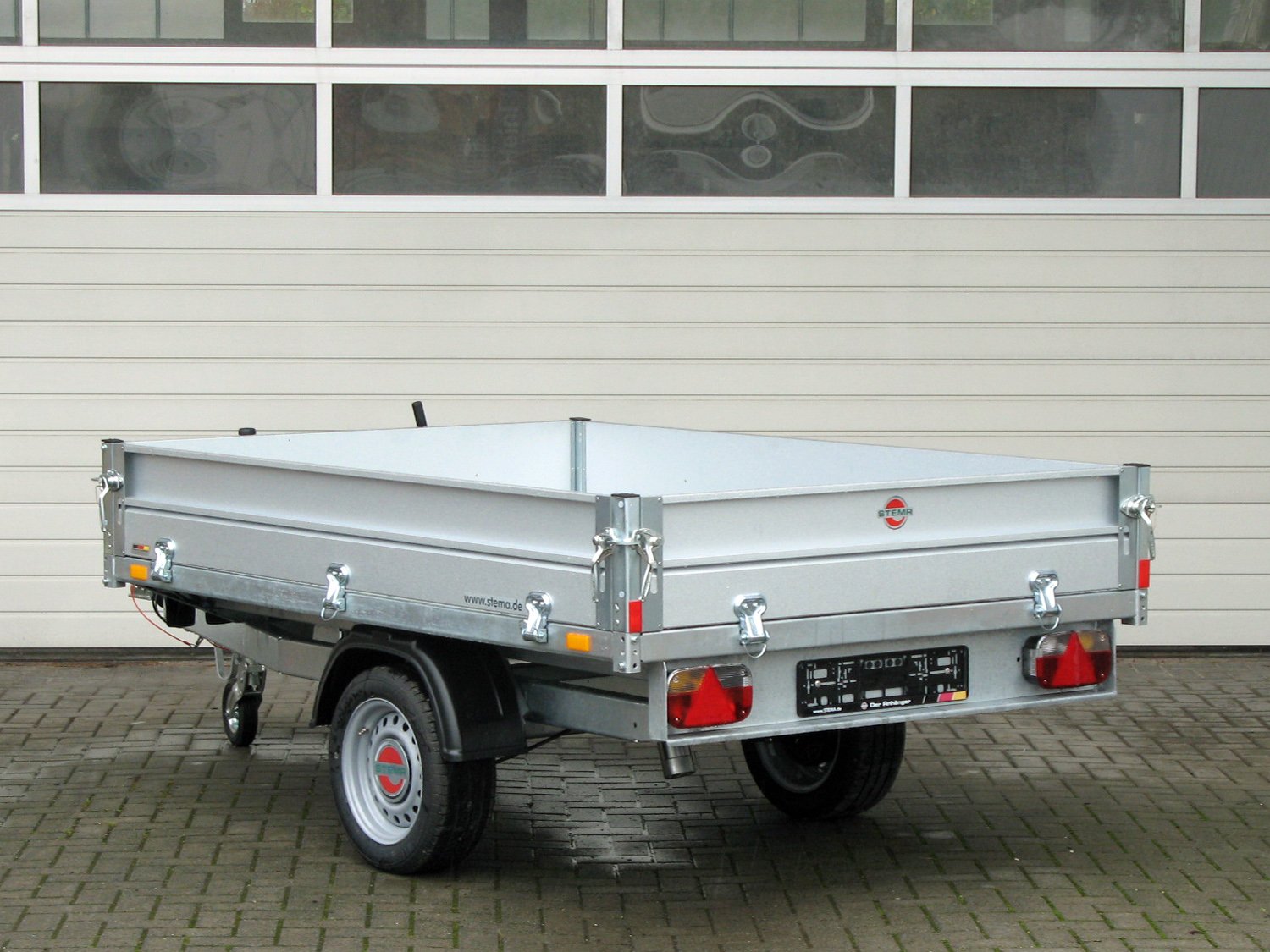 STEMA Rückwärtskipper RKE O2 13-27-15.1 – ROKO1 Heckkipper mit Handpumpe – Ladefläche 271 × 153 cm – 1300 kg – Einachser – Ansicht 5