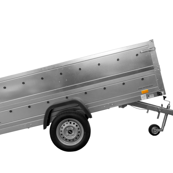 UNITRAILER Garden 264/R KIPP – PKW-Anhänger 264,1 × 125,6 cm – 750 kg – Einachser – mit Blattfederung – flache graue Plane – Zusatzbordwände: zusätzliche Vollwand-Stahlbordwände – mit Flachplanenträger – Ansicht 1