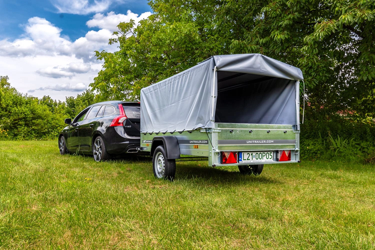 UNITRAILER Garden Trailer 230 Kipp – PKW-Anhänger 230,4 × 125,6 cm – 750 kg – Einachser – 80 cm hohe graue Plane – Ansicht 4