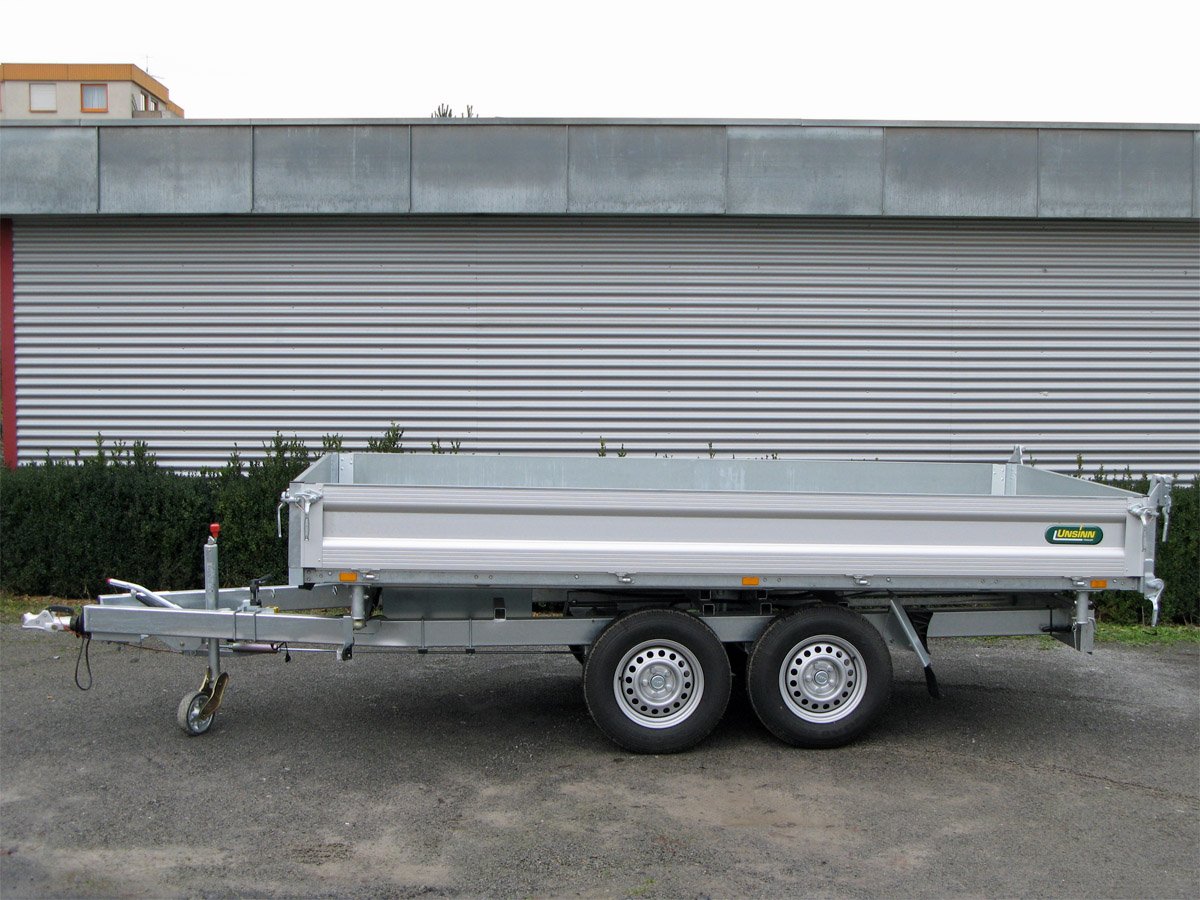 Unsinn 3-Seiten-Kipper UDK 3017-26-13 – Stahlboden E Pumpe, 10 Zurrpins Spinlock – Ladefläche 306 × 175 cm – 2600 kg – Tandemachser – Ansicht 2