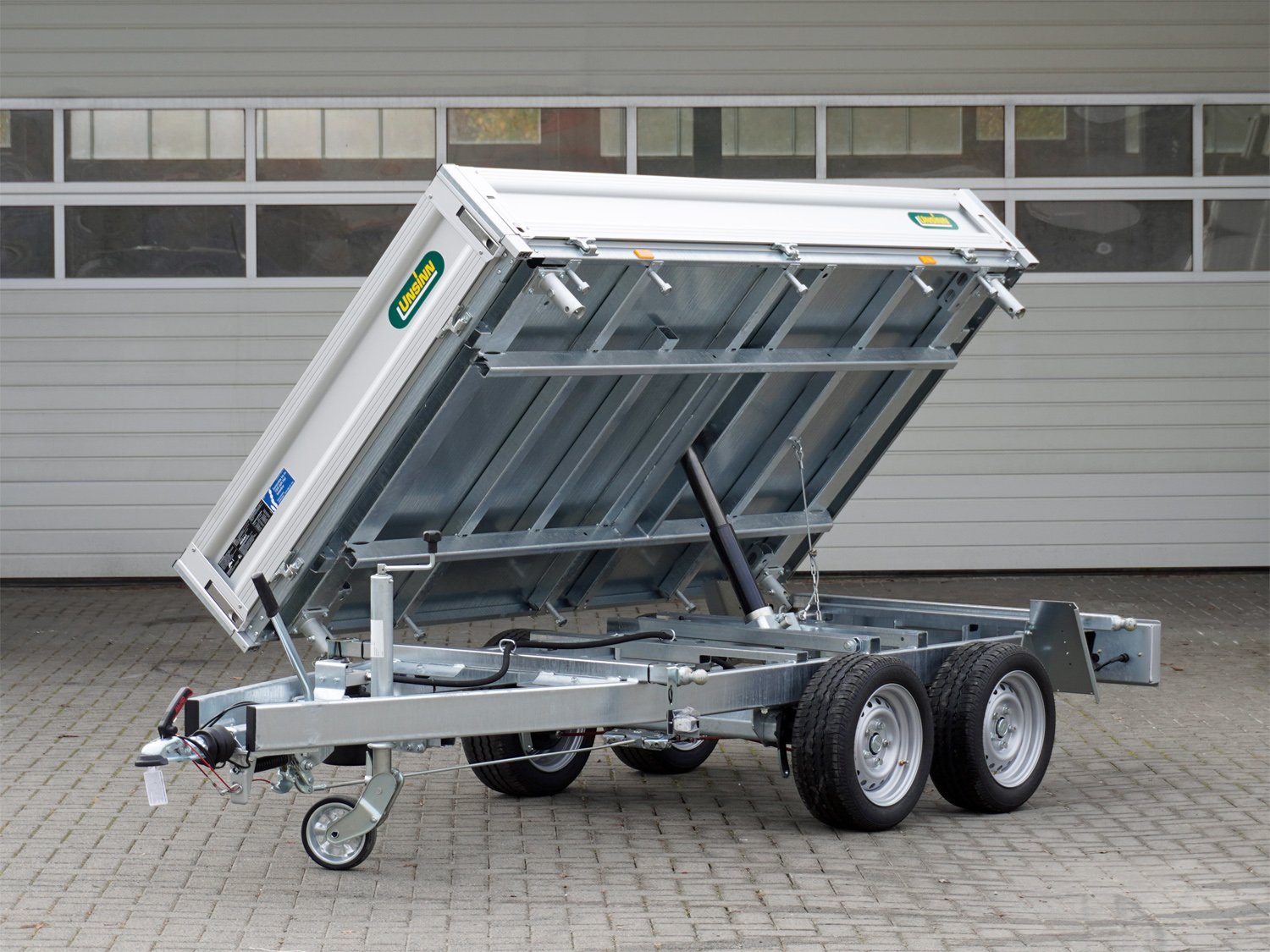 Unsinn 3-Seiten-Kipper WEB DK 2715-26-13 – Pumpless-System Spinnlock System – Ladefläche 276 × 150 cm – 2600 kg – Tandemachser – Ansicht 1