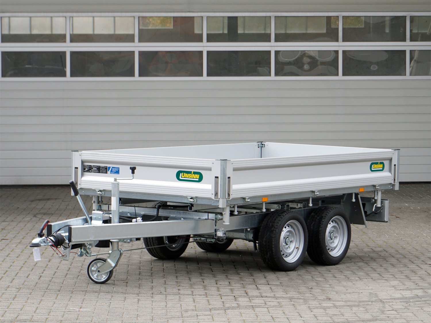 Unsinn 3-Seiten-Kipper WEB DK 2715-26-13 – Pumpless-System Spinnlock System – Ladefläche 276 × 150 cm – 2600 kg – Tandemachser – Ansicht 3