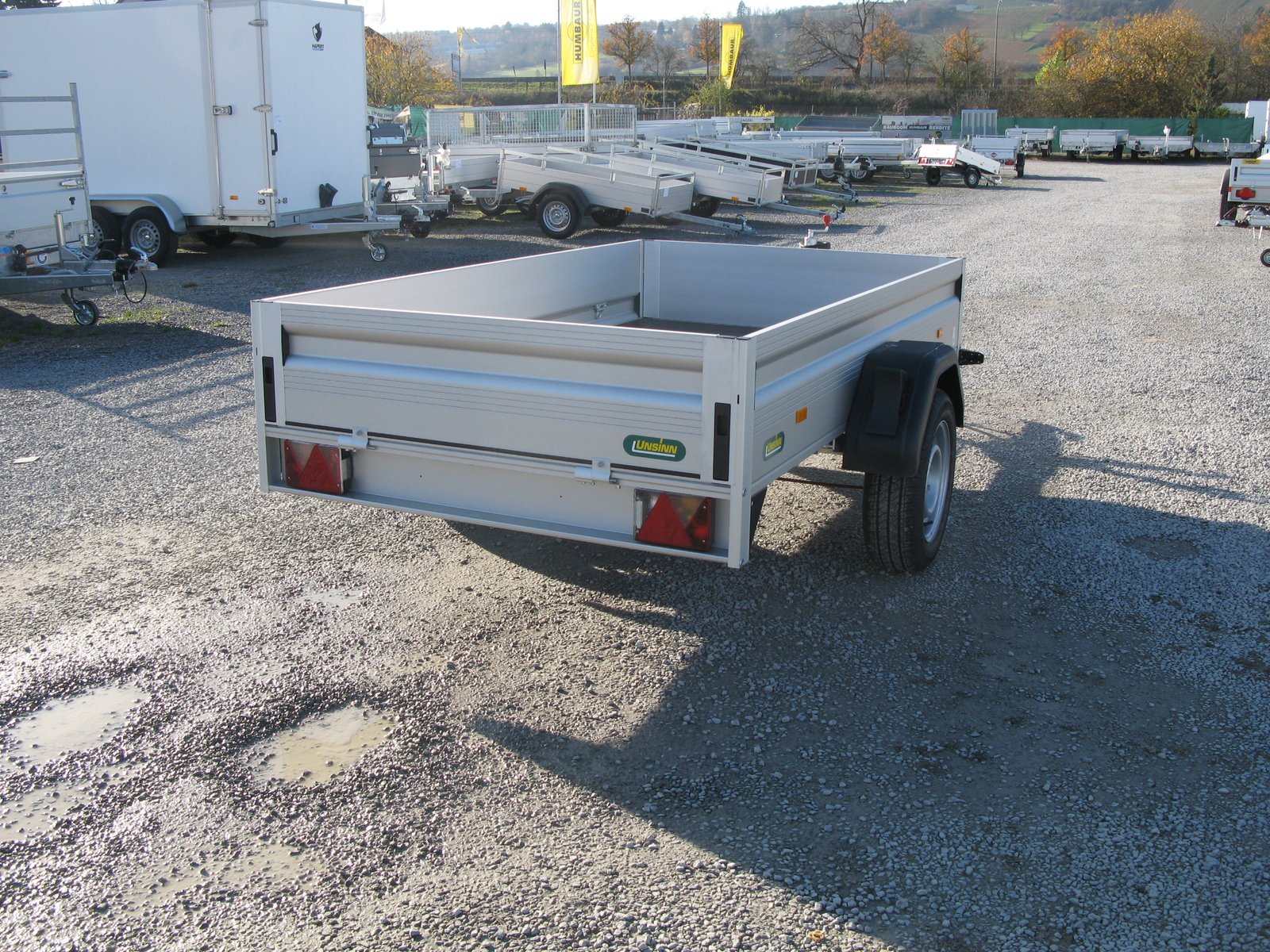 Unsinn Kastenanhänger UT 2514-13-14 – Frontklappe und 100 km/h – Ladefläche 250 × 140 cm – 1300 kg – Einachser – Ansicht 2