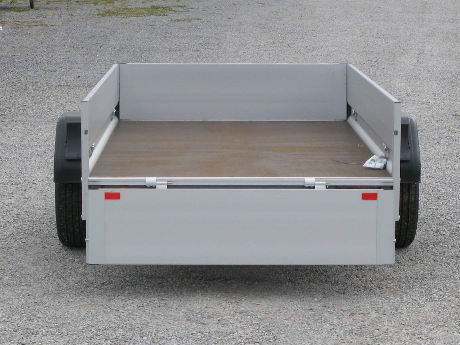 Unsinn Kastenanhänger UT 2514-13-14 – Frontklappe und 100 km/h – Ladefläche 250 × 140 cm – 1300 kg – Einachser – Ansicht 5