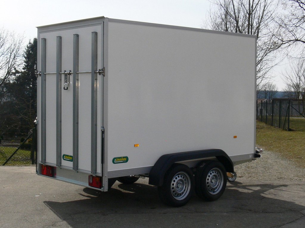 Unsinn Kofferanhänger UKU 301519-20-13 – mit Rampe. Stäbchenzurrleiste – Ladefläche 305 × 157 cm – 2000 kg – Tandemachser – Ansicht 3
