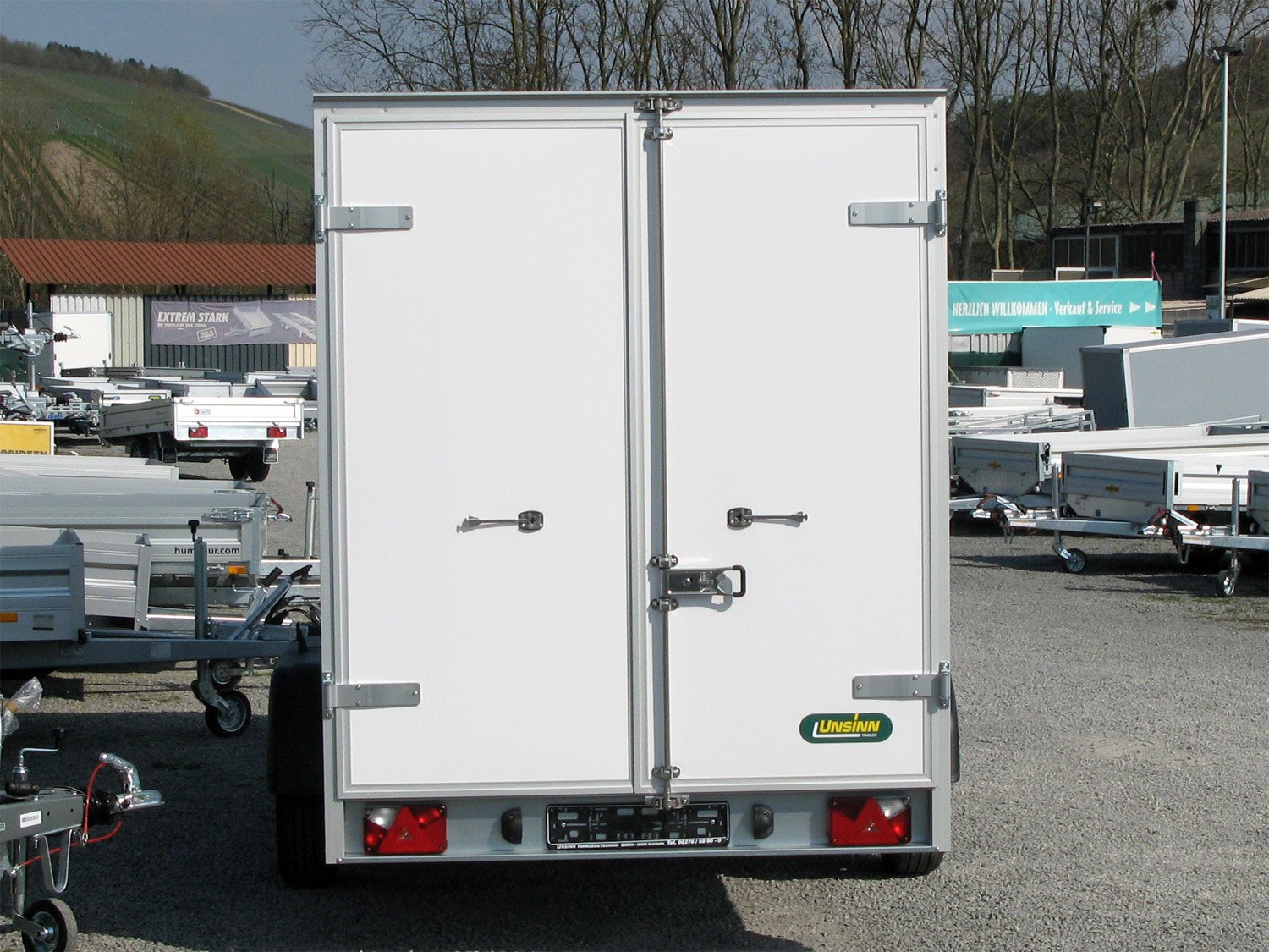 Unsinn Kofferanhänger UKU 421719-30-14 – Ladefläche 426 × 175 cm – 3000 kg – Tandemachser – Ansicht 4