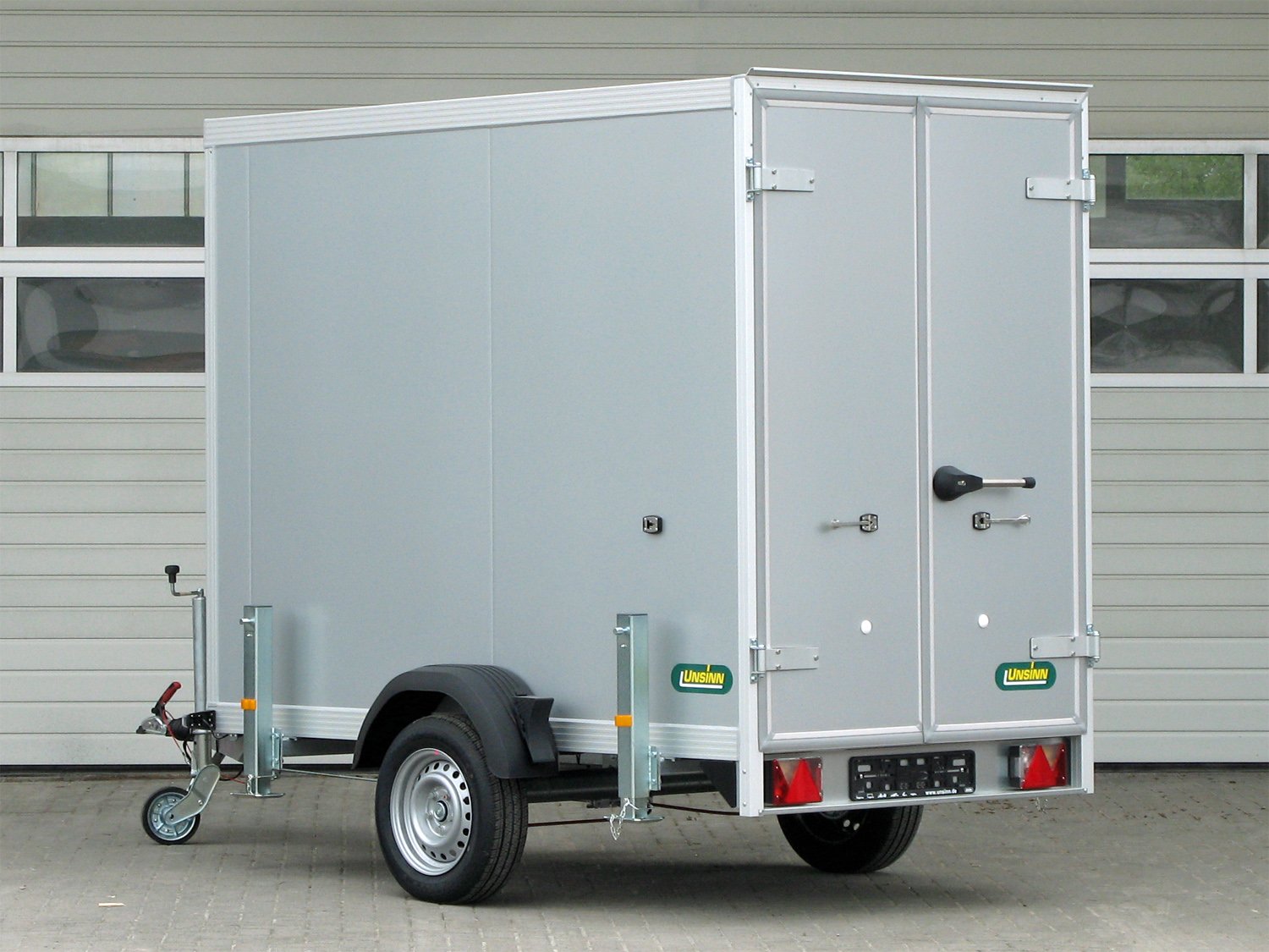 Unsinn Kühlkoffer UKT 6C 2513-13-14 – Tieflader – Ladefläche 250 × 135 cm – 1300 kg – Einachser – Ansicht 3