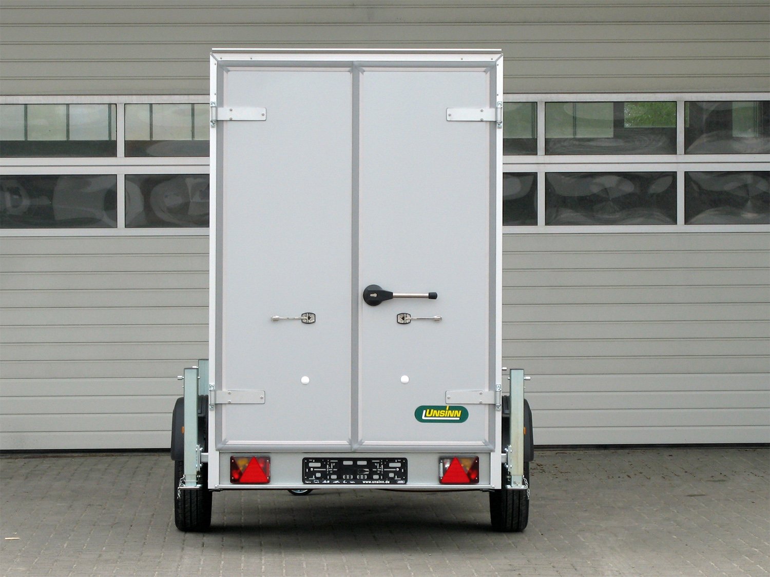 Unsinn Kühlkoffer UKT 6C 2513-13-14 – Tieflader – Ladefläche 250 × 135 cm – 1300 kg – Einachser – Ansicht 4