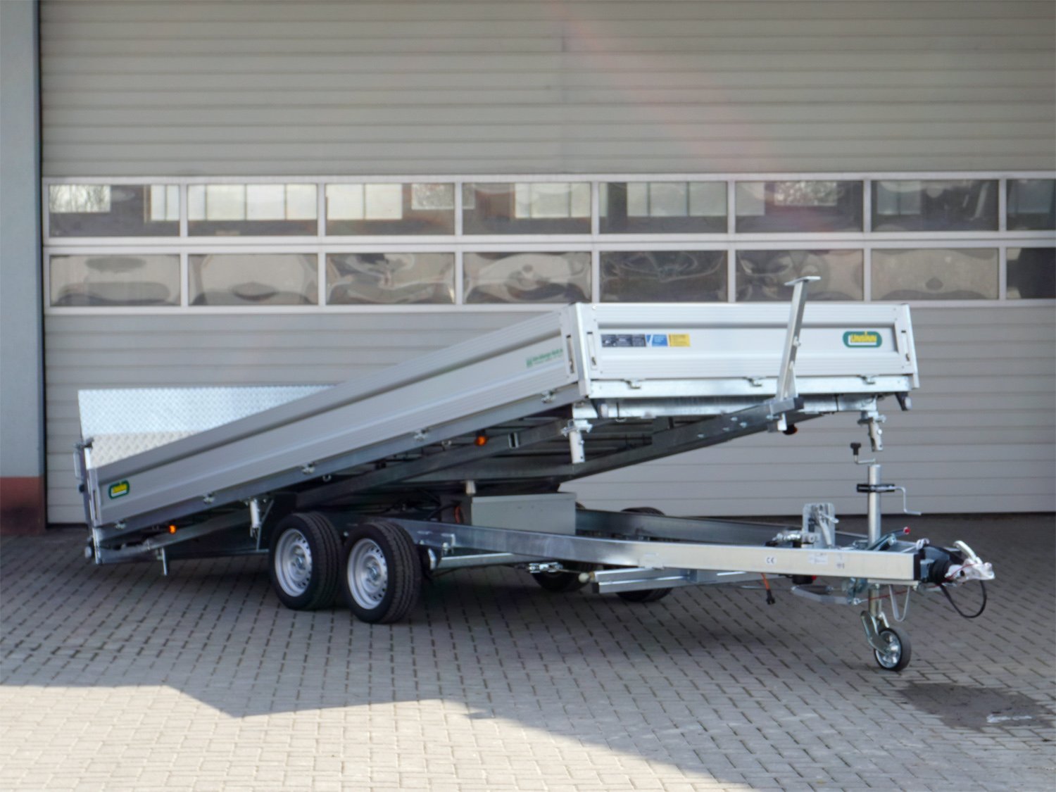 Unsinn Maschinentransporter UMZ 4820-35-13 – Kipper u Transporter m. E-Hydraulik – Ladefläche 486 × 204 cm – 3500 kg – Tandemachser – Ansicht 3