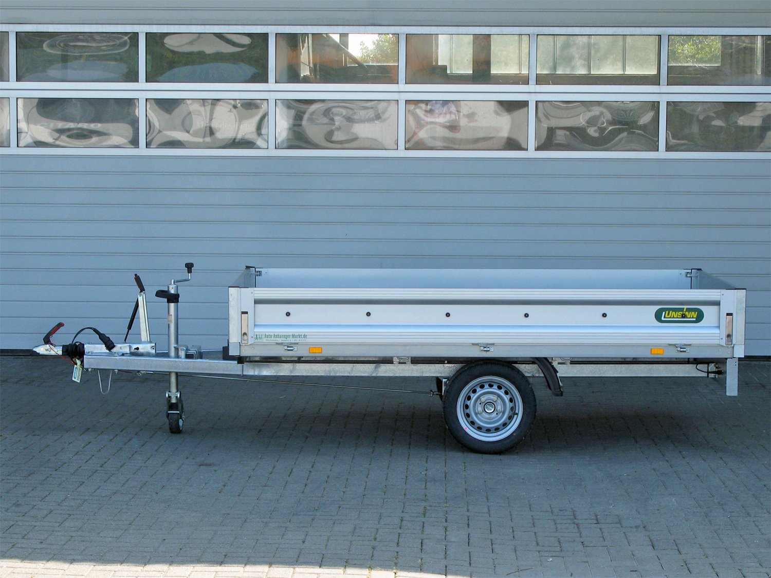 Unsinn Pritschenhochlader UH 2315-13-13 – Ladefläche 230 × 150 cm – 1350 kg – Einachser – Ansicht 1