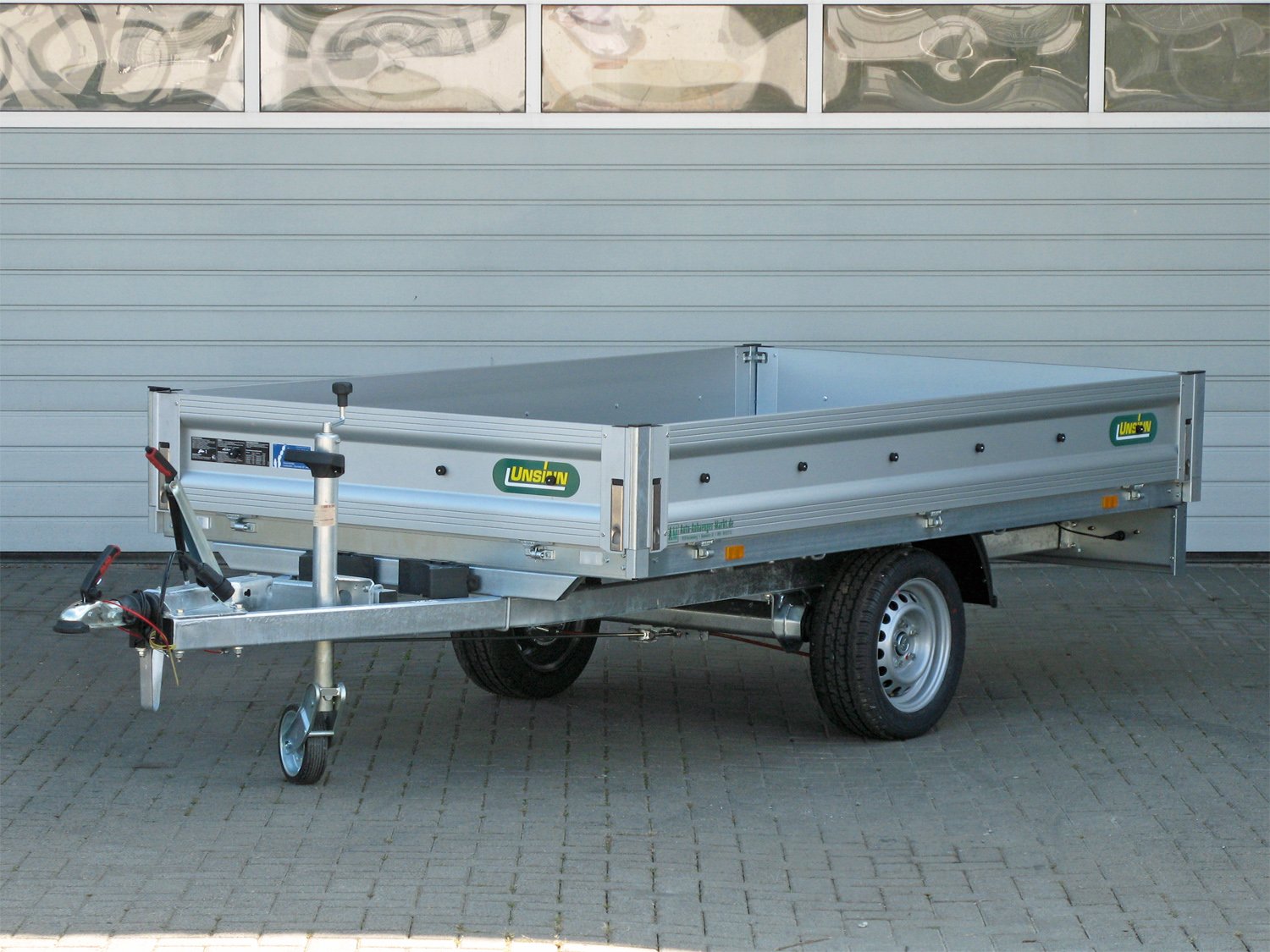 Unsinn Pritschenhochlader UH 2315-15-13 – Ladefläche 230 × 150 cm – 1500 kg – Einachser – Ansicht 1
