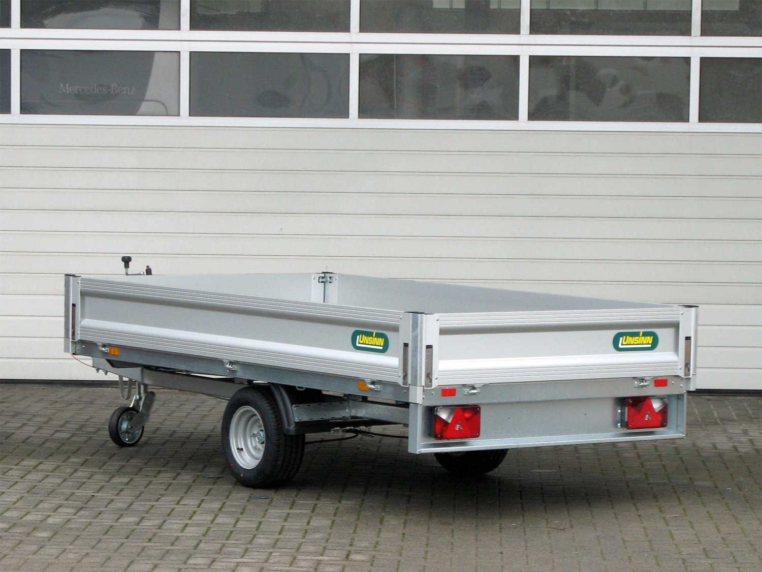 Unsinn Pritschenhochlader UH 2715-13-10 – incl 100km/h – Ladefläche 276 × 150 cm – 1350 kg – Einachser – Ansicht 3