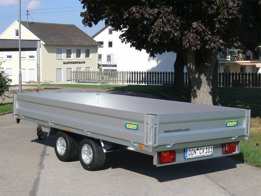 Unsinn Pritschenhochlader UH 5424-30-10 – Ladefläche 546 × 244 cm – 3000 kg – Tandemachser – Ansicht 2