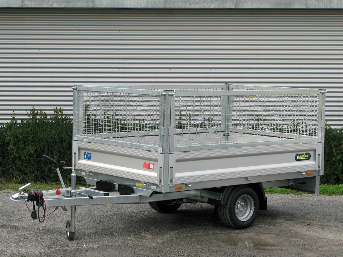 Unsinn Pritschenhochlader WEB 20 H 2315-13-10 – Gitteraufsatz 600 mm pendelbar – Ladefläche 230 × 150 cm – 1300 kg – Einachser – Ansicht 1