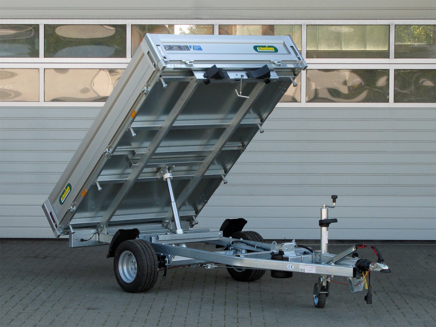 Unsinn Rückwärtskipper UHK 2315-15-10 – Pumpless, 8 Zurrpins 100km/h Ausführung – Ladefläche 230 × 150 cm – 1500 kg – Einachser – Ansicht 1