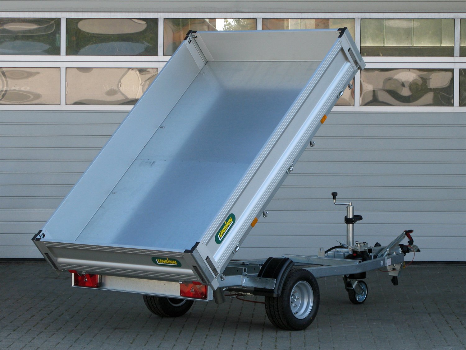 Unsinn Rückwärtskipper UHK 2315-15-10 – Pumpless, 8 Zurrpins 100km/h Ausführung – Ladefläche 230 × 150 cm – 1500 kg – Einachser – Ansicht 2