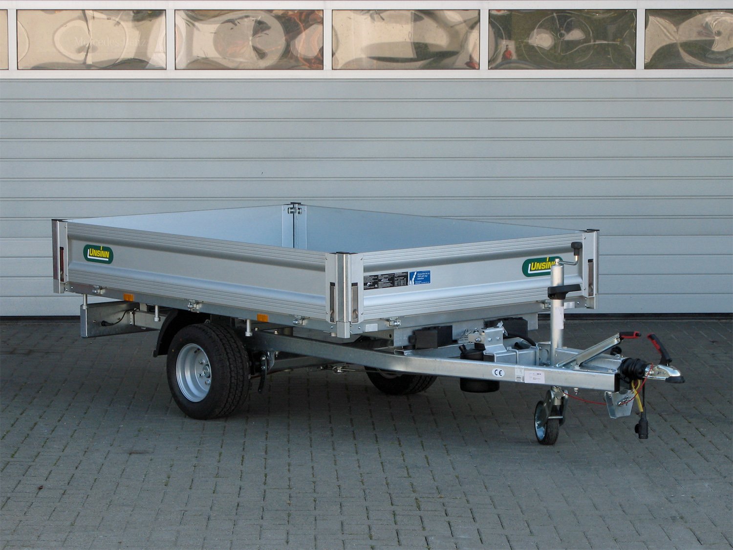 Unsinn Rückwärtskipper UHK 2315-15-10 – Pumpless, 8 Zurrpins 100km/h Ausführung – Ladefläche 230 × 150 cm – 1500 kg – Einachser – Ansicht 3