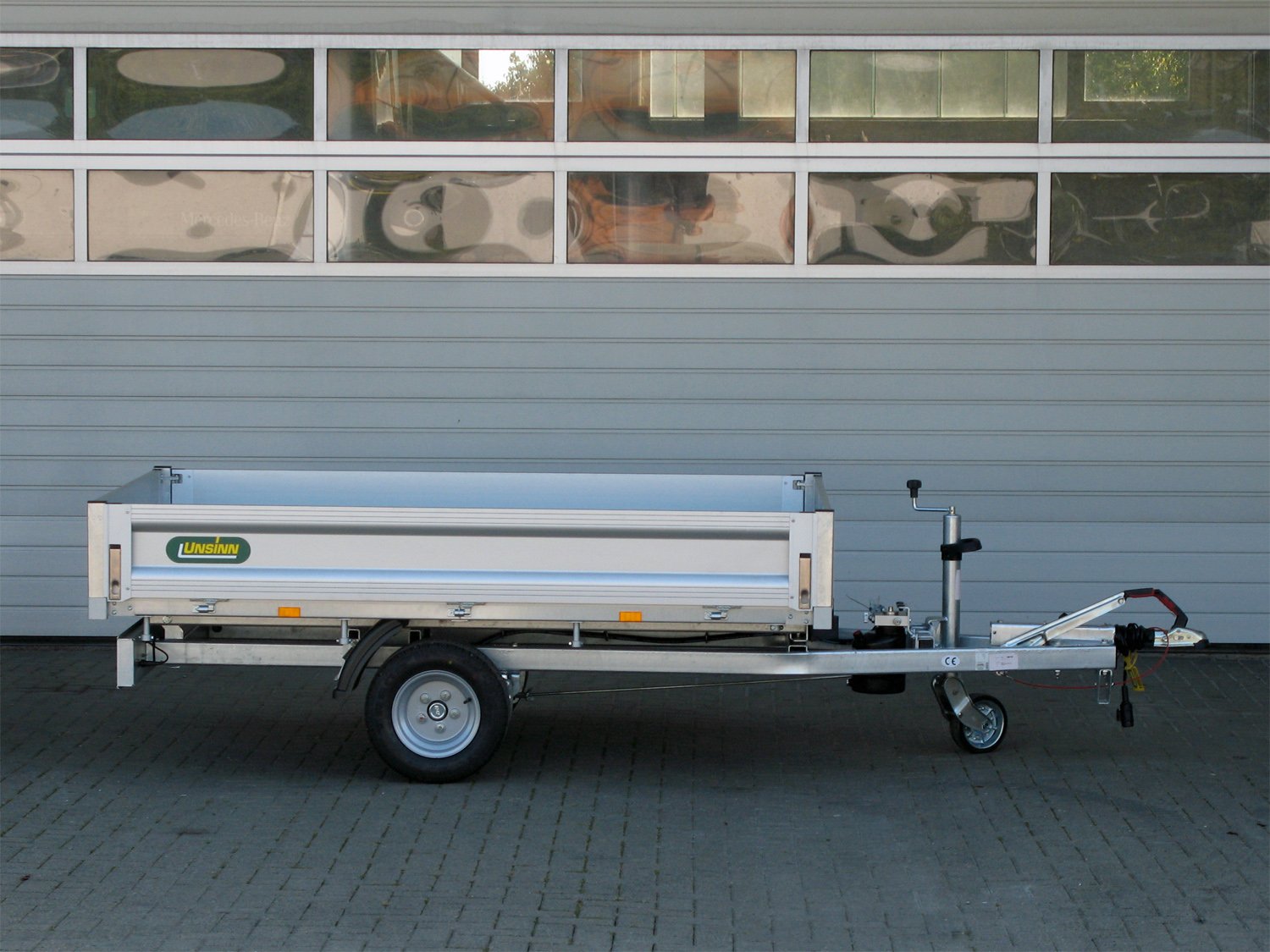 Unsinn Rückwärtskipper UHK 2315-15-10 – Pumpless, 8 Zurrpins 100km/h Ausführung – Ladefläche 230 × 150 cm – 1500 kg – Einachser – Ansicht 4