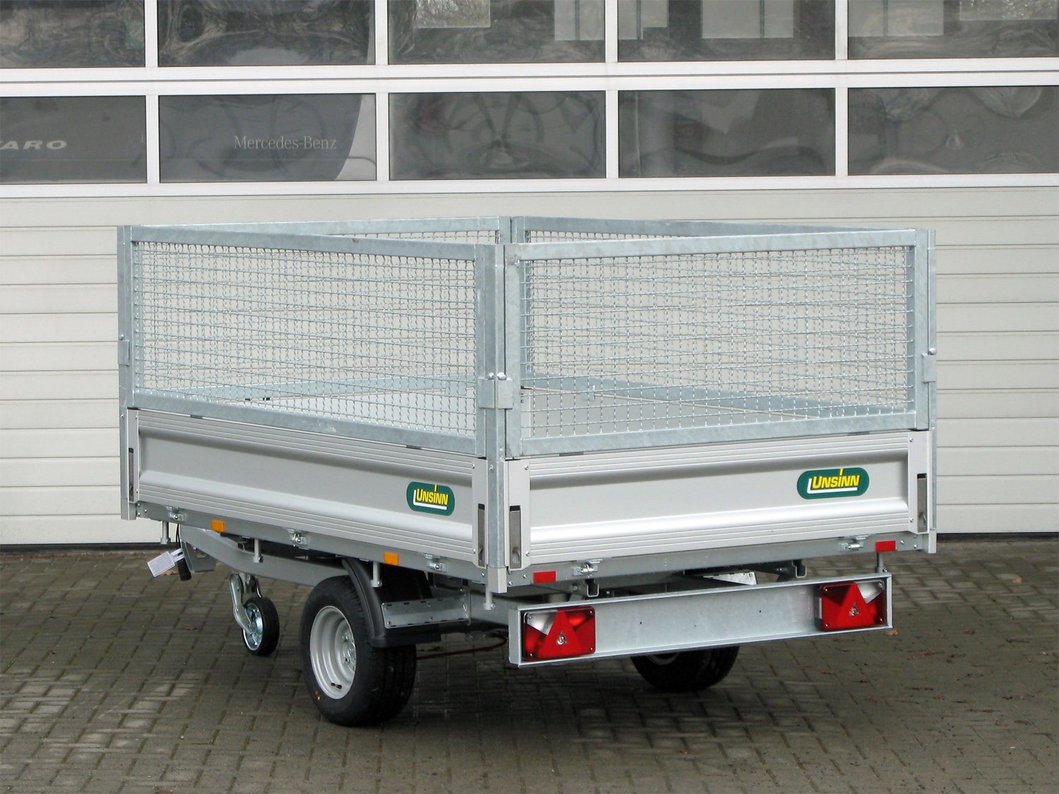 Unsinn Rückwärtskipper WEB 30 HK 2315-13-10 – Pumpless, Spinnlock, Gitteraufsatz – Ladefläche 230 × 150 cm – 1300 kg – Einachser – Ansicht 2