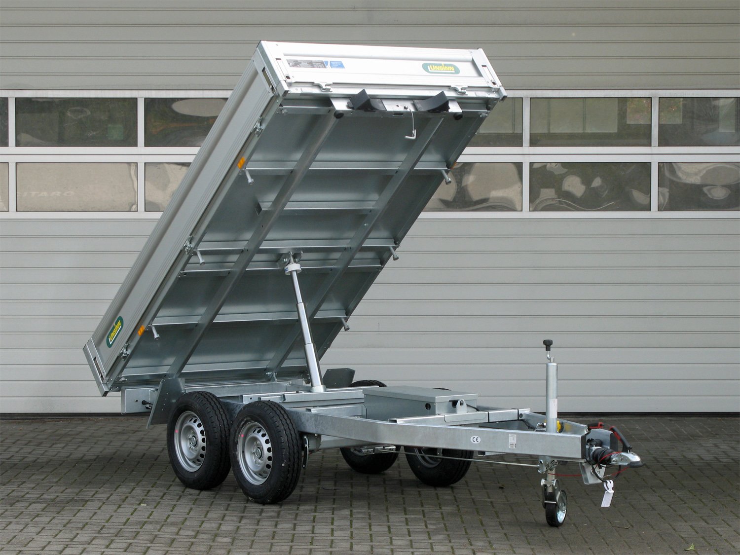 Unsinn Rückwärtskipper WEB 32 HK 2715-26-13 – Stahlboden E-Pumpe Spinnlock – Ladefläche 276 × 150 cm – 2600 kg – Tandemachser – Ansicht 1