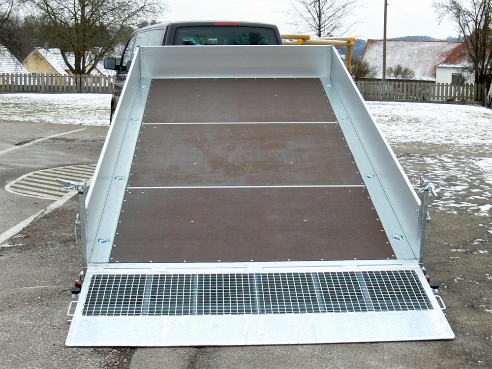 Unsinn Universaltransporter UM 4220-26-10 – mit 10 Zoll Alufelgen – Ladefläche 426 × 204 cm – 2600 kg – Tandemachser – Ansicht 3