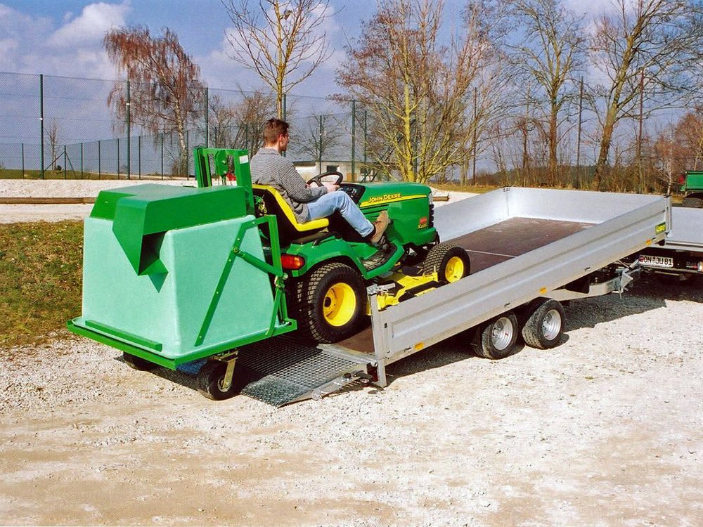 Unsinn Universaltransporter UM 4220-26-10 – mit 10 Zoll Alufelgen – Ladefläche 426 × 204 cm – 2600 kg – Tandemachser – Ansicht 4