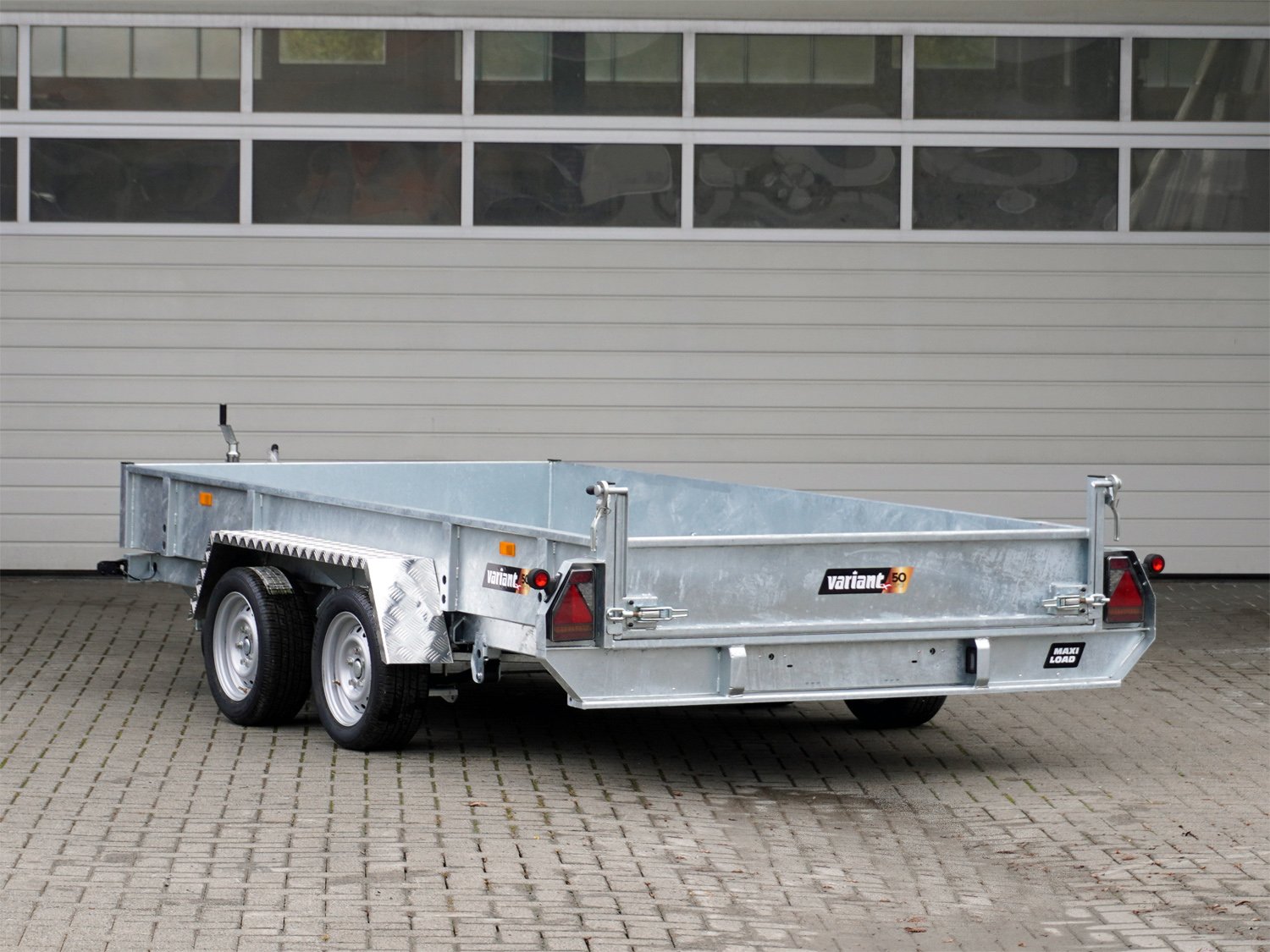 Variant Maschinentransporter 3517 MT – Maschinenkipper 460 mm Ladehöhe – Ladefläche 360 × 170 cm – 3500 kg – Tandemachser – Ansicht 2