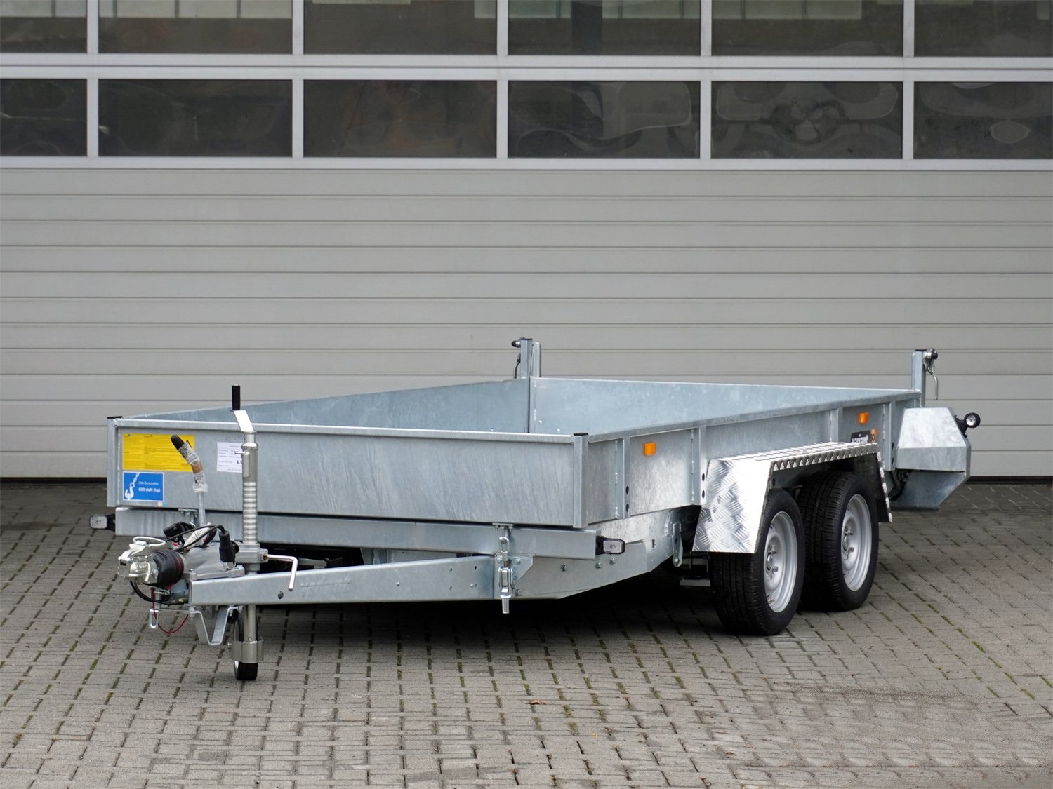 Variant Maschinentransporter 3517 MT – Maschinenkipper 460 mm Ladehöhe – Ladefläche 360 × 170 cm – 3500 kg – Tandemachser – Ansicht 3