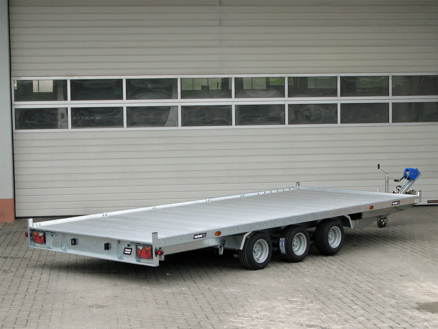 Variant Universaltransporter 3522L5 – 3 Achser Aluboden, Parabelfedern – Ladefläche 517 × 219 cm – 3500 kg – 3-Achser – Ansicht 1